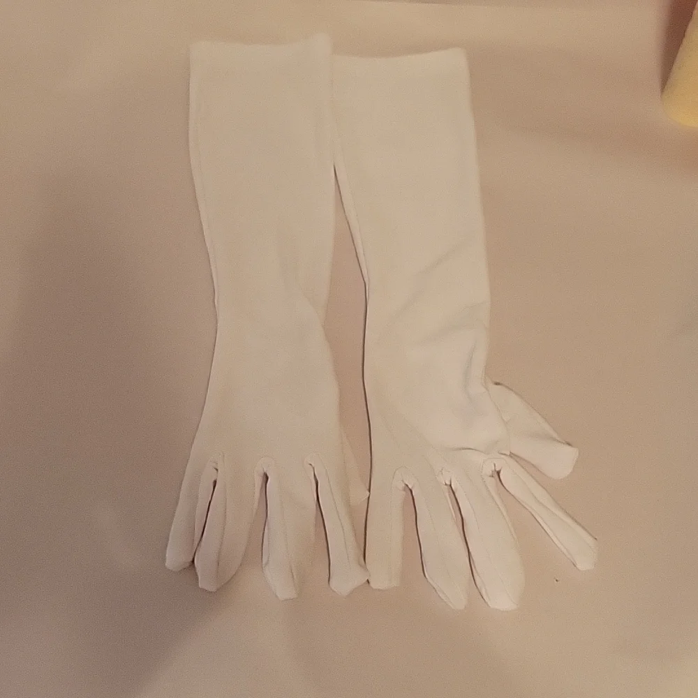 White Thin Gloves